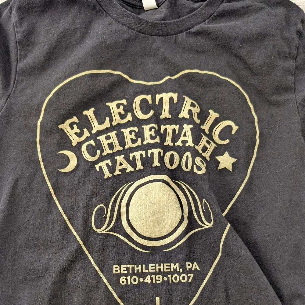 Women's Tattoo Parlor Black Short Sleeve T-shirt Size Medium - Picture 8 of 8